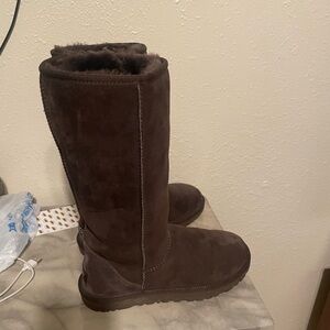 Excellent condition UGGS in chocolate color